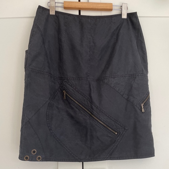 Unique Yves Saint Laurent Silk Skirt - Picture 5 of 10